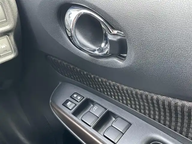 日産 ノート e－パワー メダリスト FOUR 福島県 2019(令1)年 1.2万km ブリリアントホワイトパール 純正ナビゲーション/型番：MM318D-W/【CD/DVD/SD/BT/TV】/アラウンドビューモニター/ドライブレコーダー/ETC/デジタルインナーミラー/クルーズコントロール/レーンキープアシスト/衝突被害軽減ブレーキ/アイドリングストップ/LEDオートライト/純正フロアマット/純正ドアバイザー