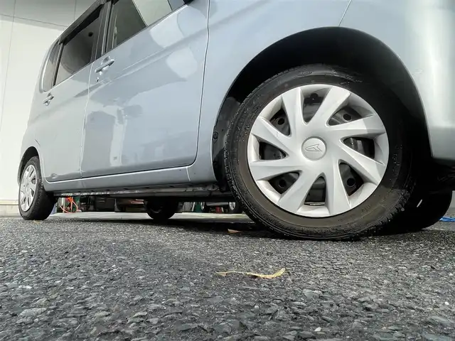 ダイハツ タント L 宮城県 2011(平23)年 6万km ブライトシルバーメタリック 純正オーディオ/（ＦＭ／ＡＭ／ＣＤ）　/片側スライドドア　/ベンチシート　/ヘッドライトレベライザー　/電動格納ミラー　/スタッドレスタイヤ社外ＡＷ/（１５５／６５Ｒ１４／７ｍｍ）