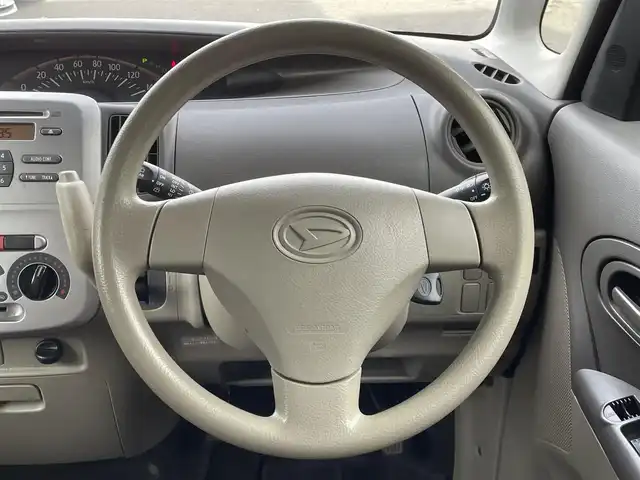 ダイハツ タント L 宮城県 2011(平23)年 6万km ブライトシルバーメタリック 純正オーディオ/（ＦＭ／ＡＭ／ＣＤ）　/片側スライドドア　/ベンチシート　/ヘッドライトレベライザー　/電動格納ミラー　/スタッドレスタイヤ社外ＡＷ/（１５５／６５Ｒ１４／７ｍｍ）