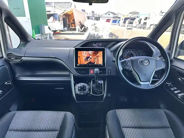 トヨタ ヴォクシー ZS 煌Ⅱ 宮城県 2019(令1)年 8.8万km ホワイトパールクリスタルシャイン セーフティセンス/・プリクラッシュセーフティ/・レーンディパーチャーアラート/・オートマチックハイビーム/KENWOOD9インチナビ/【CD・DVD・SD・BT】/フルセグテレビ/バックカメラ/ETC/両側パワースライドドア/デュアルエアコン/本革巻きステアリング/クルーズコントロール/UVカットガラス/リアサンシェード/折りたたみテーブル/LEDヘッドライト/LEDフォグランプ/ドアバイザー/メッキウインカーミラー/折りたたみテーブル/プッシュスタート/社外15インチAW/Wエアバッグ