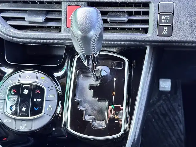 トヨタ ヴォクシー ZS 煌Ⅱ 宮城県 2019(令1)年 8.8万km ホワイトパールクリスタルシャイン セーフティセンス/・プリクラッシュセーフティ/・レーンディパーチャーアラート/・オートマチックハイビーム/KENWOOD9インチナビ/【CD・DVD・SD・BT】/フルセグテレビ/バックカメラ/ETC/両側パワースライドドア/デュアルエアコン/本革巻きステアリング/クルーズコントロール/UVカットガラス/リアサンシェード/折りたたみテーブル/LEDヘッドライト/LEDフォグランプ/ドアバイザー/メッキウインカーミラー/折りたたみテーブル/プッシュスタート/社外15インチAW/Wエアバッグ