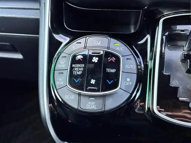 トヨタ ヴォクシー ZS 煌Ⅱ 宮城県 2019(令1)年 8.8万km ホワイトパールクリスタルシャイン セーフティセンス/・プリクラッシュセーフティ/・レーンディパーチャーアラート/・オートマチックハイビーム/KENWOOD9インチナビ/【CD・DVD・SD・BT】/フルセグテレビ/バックカメラ/ETC/両側パワースライドドア/デュアルエアコン/本革巻きステアリング/クルーズコントロール/UVカットガラス/リアサンシェード/折りたたみテーブル/LEDヘッドライト/LEDフォグランプ/ドアバイザー/メッキウインカーミラー/折りたたみテーブル/プッシュスタート/社外15インチAW/Wエアバッグ