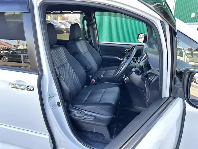 トヨタ ヴォクシー ZS 煌Ⅱ 宮城県 2019(令1)年 8.8万km ホワイトパールクリスタルシャイン セーフティセンス/・プリクラッシュセーフティ/・レーンディパーチャーアラート/・オートマチックハイビーム/KENWOOD9インチナビ/【CD・DVD・SD・BT】/フルセグテレビ/バックカメラ/ETC/両側パワースライドドア/デュアルエアコン/本革巻きステアリング/クルーズコントロール/UVカットガラス/リアサンシェード/折りたたみテーブル/LEDヘッドライト/LEDフォグランプ/ドアバイザー/メッキウインカーミラー/折りたたみテーブル/プッシュスタート/社外15インチAW/Wエアバッグ