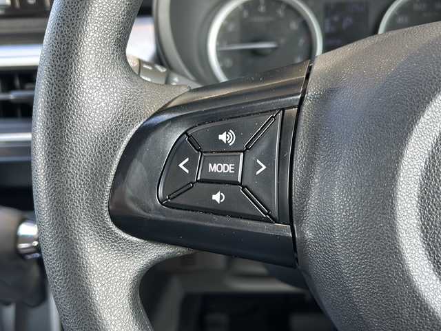 ダイハツ キャスト スタイル X 静岡県 2018(平30)年 7.5万km ブラックマイカメタリック 社外ナビ/・CD/DVD/USB/Bluetooth/SD/ipod/主要装備/・ＥＴＣ　/・ステアリングリモコン　/・アイドリングストップ　/・プッシュスタート　/・パワーステアリング　/・スマートキー　/・パワーウィンド　/・純正アルミキャップ　/・オートライト　/・横滑り防止　/・盗難防止装置　/・ハロゲンヘッドライト