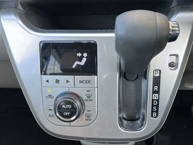 ダイハツ キャスト スタイル X 静岡県 2018(平30)年 7.5万km ブラックマイカメタリック 社外ナビ/・CD/DVD/USB/Bluetooth/SD/ipod/主要装備/・ＥＴＣ　/・ステアリングリモコン　/・アイドリングストップ　/・プッシュスタート　/・パワーステアリング　/・スマートキー　/・パワーウィンド　/・純正アルミキャップ　/・オートライト　/・横滑り防止　/・盗難防止装置　/・ハロゲンヘッドライト