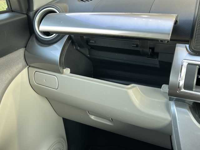 ダイハツ キャスト スタイル X 静岡県 2018(平30)年 7.5万km ブラックマイカメタリック 社外ナビ/・CD/DVD/USB/Bluetooth/SD/ipod/主要装備/・ＥＴＣ　/・ステアリングリモコン　/・アイドリングストップ　/・プッシュスタート　/・パワーステアリング　/・スマートキー　/・パワーウィンド　/・純正アルミキャップ　/・オートライト　/・横滑り防止　/・盗難防止装置　/・ハロゲンヘッドライト