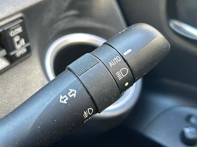 トヨタ シエンタ ハイブリッド G クエロ 高知県 2018(平30)年 7.3万km ホワイトパールクリスタルシャイン 純正ナビ/・TV/・Bluetooth/・CD/両側電動スライド/バックモニター/トヨタセーフティセンス/クルーズコントロール/プリクラッシュセーフティ/ハーフレザーシート