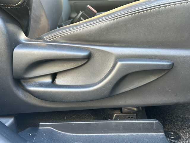 トヨタ シエンタ ハイブリッド G クエロ 高知県 2018(平30)年 7.3万km ホワイトパールクリスタルシャイン 純正ナビ/・TV/・Bluetooth/・CD/両側電動スライド/バックモニター/トヨタセーフティセンス/クルーズコントロール/プリクラッシュセーフティ/ハーフレザーシート