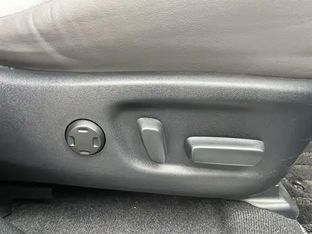 トヨタ ハリアー ハイブリッド 茨城県 2016(平28)年 2.5万km コバルトブルーメタリック 純正ナビ/フルセグＴＶ/アラウンドビューモニター/クルーズコントロール/ビルトインＥＴＣ/パワーバックドア/前席パワーシート/メモリシート/前席シートヒーター/コーナーセンサー/衝突被害軽減ブレーキ/レーンキープアシスト