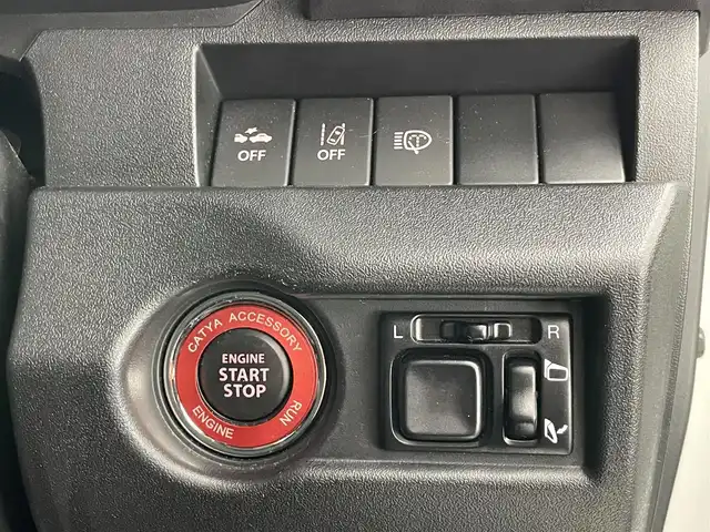 スズキ ジムニー XC 愛知県 2020(令2)年 4.1万km ピュアホワイトP 社外ナビ　シートヒーター　バックカメラ　禁煙　ＴＶ　ＤＶＤ再生　ドラレコ　ＥＴＣ　追従クルコン　衝突軽減　車線逸脱　ＬＥＤオートライト　フォグランプ　ミラーヒーター　純正フロアマット　プッシュスタート　スマートキー　デュアルセンサーブレーキサポート　純正アルミ　Bluetooth　純正マッドフラップ