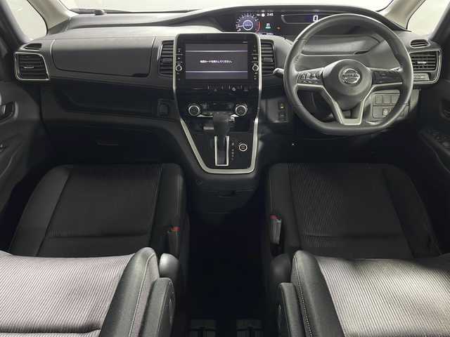 日産 セレナ ハイウェイスターVセレクションⅡ 熊本県 2019(平31)年 5.9万km ダイヤモンドブラック 〇純正9インチナビ/〇フルセグTV/〇パワースライドドア（両側）/〇バックカメラ/〇ビルトインETC/〇インテリジェントアラウンドビューモニター/〇エマージェンシーブレーキ/〇クルーズコントロール/〇LEDヘッドランプ/〇オートライト/〇純正16インチアルミ/〇革巻きステアリング/〇オートエアコン/〇インテリジェントキー/〇禁煙車