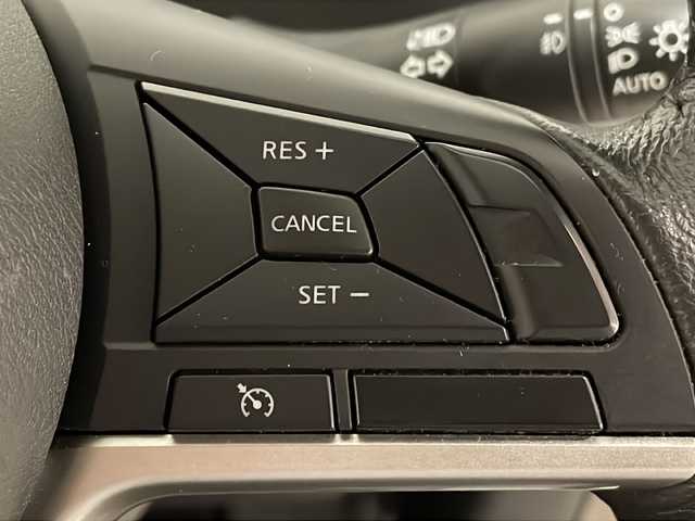 日産 セレナ ハイウェイスターVセレクションⅡ 熊本県 2019(平31)年 5.9万km ダイヤモンドブラック 純正9インチナビ/フルセグTV/パワースライドドア（両側）/バックカメラ/ビルトインETC/インテリジェントアラウンドビューモニター/エマージェンシーブレーキ/クルーズコントロール/LEDヘッドランプ/オートライト/純正16インチアルミ/革巻きステアリング/オートエアコン/インテリジェントキー/禁煙車