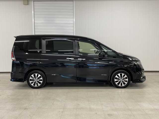 日産 セレナ ハイウェイスターVセレクションⅡ 熊本県 2019(平31)年 5.9万km ダイヤモンドブラック 純正9インチナビ/フルセグTV/パワースライドドア（両側）/バックカメラ/ビルトインETC/インテリジェントアラウンドビューモニター/エマージェンシーブレーキ/クルーズコントロール/LEDヘッドランプ/オートライト/純正16インチアルミ/革巻きステアリング/オートエアコン/インテリジェントキー/禁煙車