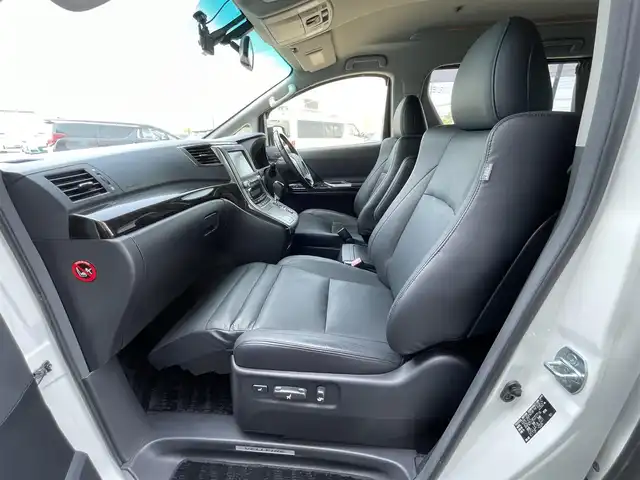 トヨタ ヴェルファイア 2．4Z Gエディション 道央・札幌 2012(平24)年 5.8万km ホワイトパールクリスタルシャイン ４WD/純正ディーラーOPナビ/CD/DVD/BT/フルセグ/横滑り防止装置/クルーズコントロール/クリアランスソナー/バックカメラ/ビルトインETC/ドライブレコーダー/ECOMODE/デフロック/両側パワースライドドア/パワーバックドア/前席/２列目パワーシート/前席シートヒーター/D席メモリーシート/N席/２列目オットマン/レザーシート/革巻きウッドコンビステアリング/ステアリングリモコン/AC100V/自動防眩ミラー/MTモード付AT/nanoe/レーダー探知機/プッシュスタート/スマートキー/HIDヘッドライト/オートライト/フォグランプ/電動格納ミラー/ウィンカーミラー/純正フロアマット/ドアバイザー