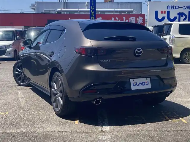 マツダ マツダ３ファストバック XD Lパッケージ 静岡県 2019(令1)年 14.7万km チタニウムフラッシュマイカ (株)IDOMが運営する【じしゃロン焼津店】の自社ローン専用車両になります。こちらは現金またはオートローンご利用時の価格です。自社ローンご希望の方は別途その旨お申付け下さい/【じしゃロン個店占有の為　落札禁止】/BOSEサウンドシステム/マツダ純正ナビ/FM/AM/フルセグ/CD/DVD/USB/HDMI/Bluetooth/360セーフティーパッケージ（アラウンドビューモニター）/i-ACTIVSENSEスイッチ/・車線逸脱警報システム/・ブラインドスポットモニタリング (BSM)/・レーンキープアシストシステム (LAS)/・スマートブレーキサポート (SBS)/前後ドライブレコーダー/レーダークルーズコントロール/ETC/ディーゼル/ターボ/レザーシート/D席パワーシート/シートメモリー/D/N席シートヒーター/ステアリングヒーター/電子パーキング/プッシュスタート/スマートキー/スペアキー1本/取説/保証書