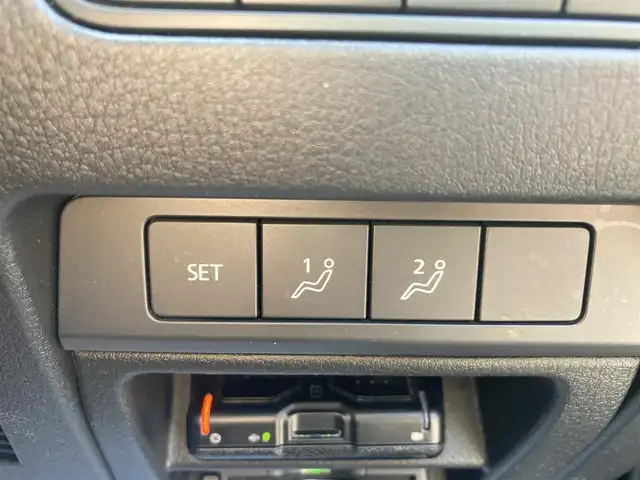 マツダ マツダ３ファストバック XD Lパッケージ 静岡県 2019(令1)年 14.7万km チタニウムフラッシュマイカ (株)IDOMが運営する【じしゃロン焼津店】の自社ローン専用車両になります。こちらは現金またはオートローンご利用時の価格です。自社ローンご希望の方は別途その旨お申付け下さい/【じしゃロン個店占有の為　落札禁止】/BOSEサウンドシステム/マツダ純正ナビ/FM/AM/フルセグ/CD/DVD/USB/HDMI/Bluetooth/360セーフティーパッケージ（アラウンドビューモニター）/i-ACTIVSENSEスイッチ/・車線逸脱警報システム/・ブラインドスポットモニタリング (BSM)/・レーンキープアシストシステム (LAS)/・スマートブレーキサポート (SBS)/前後ドライブレコーダー/レーダークルーズコントロール/ETC/ディーゼル/ターボ/レザーシート/D席パワーシート/シートメモリー/D/N席シートヒーター/ステアリングヒーター/電子パーキング/プッシュスタート/スマートキー/スペアキー1本/取説/保証書