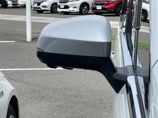 トヨタ アルファードハイブリット Z 香川県 2023(令5)年 1.6万km プラチナホワイトパールマイカ 登録時走行距離：15393km/メーカー純正ナビ/　BT フルセグTV/全方位カメラ/フリップダウンモニター/モデリスタエアロ/左右独立稼働型ムーンルーフ/ブラックレザーシート/シートベンチレーション/パワーシート/シートメモリ/オットマン/電動シェード/プリクラッシュセーフティシステム/レーンキープアシスト/レーダークルーズコントロール/クリアランスソナー/ブラインドスポットモニター/ヘッドアップディスプレイ/オートハイビーム/LEDヘッドライト/オートライト/フォグランプ/前後ドライブレコーダー/ビルトインETC2.0/MTモード付AT/横滑り防止装置/オートホールド機能付き電子パーキングブレーキ/置くだけ充電/AC100V充電/木目革巻きコンビステアリング/ステアリングスイッチ/ステアリングヒーター/プッシュスタート/スマートキー