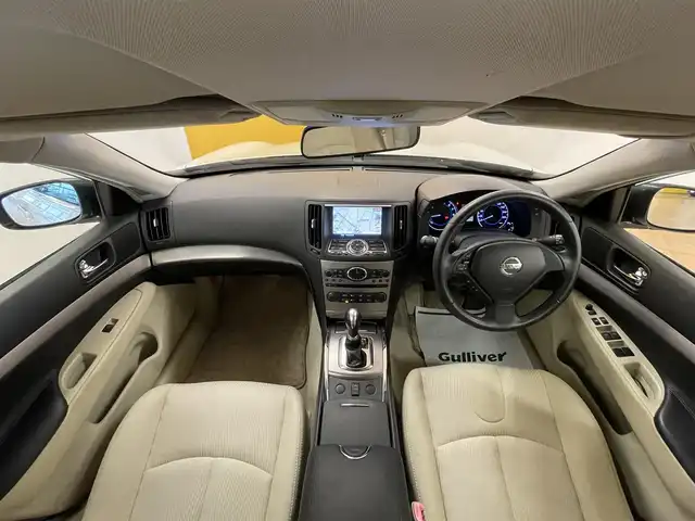 日産 スカイライン 250GT 群馬県 2012(平24)年 4.8万km クリスタルホワイトパール 純正ナビ/・CD/DVD/・BT/AUX/フルセグTV/・AM.FM/バック/サイドカメラ/前席パワーシート/ハーフレザーシート/革巻きステアリング/ステアリングスイッチ/HIDヘッドライト/フォグランプ/オートライト/スマートキー/プッシュスタート/純正17インチAW/VDC/ドアバイザー/フロアマット/電動格納ミラー
