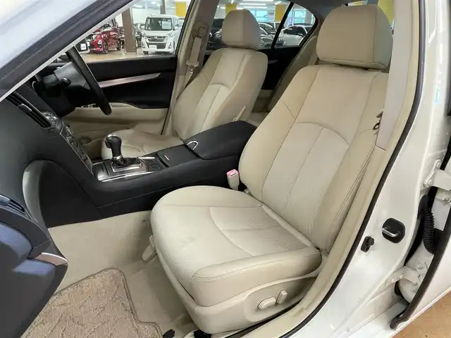 日産 スカイライン 250GT 群馬県 2012(平24)年 4.8万km クリスタルホワイトパール 純正ナビ/・CD/DVD/・BT/AUX/フルセグTV/・AM.FM/バック/サイドカメラ/前席パワーシート/ハーフレザーシート/革巻きステアリング/ステアリングスイッチ/HIDヘッドライト/フォグランプ/オートライト/スマートキー/プッシュスタート/純正17インチAW/VDC/ドアバイザー/フロアマット/電動格納ミラー