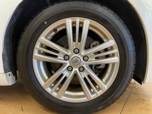 日産 スカイライン 250GT 群馬県 2012(平24)年 4.8万km クリスタルホワイトパール 純正ナビ/・CD/DVD/・BT/AUX/フルセグTV/・AM.FM/バック/サイドカメラ/前席パワーシート/ハーフレザーシート/革巻きステアリング/ステアリングスイッチ/HIDヘッドライト/フォグランプ/オートライト/スマートキー/プッシュスタート/純正17インチAW/VDC/ドアバイザー/フロアマット/電動格納ミラー