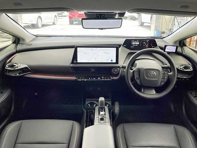 トヨタ プリウス Z 兵庫県 2023(令5)年 1.3万km アティチュードブラックマイカ ・純正１２．３型ナビ&TV&BT&Miracast/・パノラミックビューモニター/・モデリスタエアロ/・トヨタセーフティセンス/・トヨタチームメイト/・プリクラッシュセーフティ/・レーントレーシングアシスト/・レーンディパーチャーアラート/・レーダークルーズコントロール/・アダプティブハイビームシステム/・ロードサインアシスト/・プロアクティブドライビングアシスト/・デジタルインナーミラー/・ブラインドスポットモニター/・レザーシート/・ビルトインＥＴＣ２．０/・コーナーセンサー/・ＬＥＤライト/・寒冷地仕様/・ワイヤレス充電器/・パワーバックドア/・ステアリングヒーター