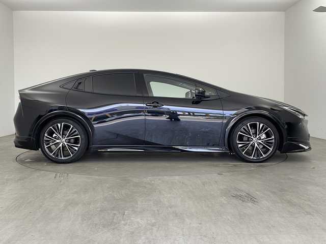 トヨタ プリウス Z 兵庫県 2023(令5)年 1.3万km アティチュードブラックマイカ ・純正１２．３型ナビ&TV&BT&Miracast/・パノラミックビューモニター/・モデリスタエアロ/・トヨタセーフティセンス/・トヨタチームメイト/・プリクラッシュセーフティ/・レーントレーシングアシスト/・レーンディパーチャーアラート/・レーダークルーズコントロール/・アダプティブハイビームシステム/・ロードサインアシスト/・プロアクティブドライビングアシスト/・デジタルインナーミラー/・ブラインドスポットモニター/・レザーシート/・ビルトインＥＴＣ２．０/・コーナーセンサー/・ＬＥＤライト/・寒冷地仕様/・ワイヤレス充電器/・パワーバックドア/・ステアリングヒーター