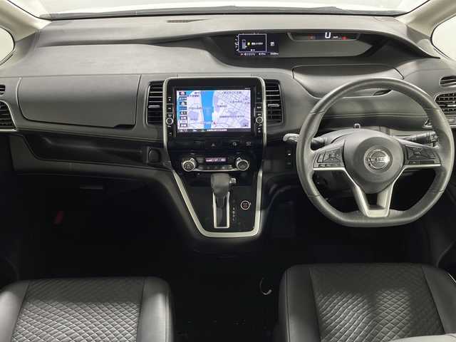 日産 セレナ ハイウェイスターVセレクションⅡ 広島県 2019(平31)年 5.4万km ブリリアントホワイトパール 禁煙車/純正９インチナビ/フリップダウンモニター/アラウンドビューモニター/両側パワースライドドア/エマージェンシーブレーキ/クルーズコントロール/スマートキー/スペアキー/プッシュスタート/純正１６インチアルミホイール/ドライブレコーダー/ETC