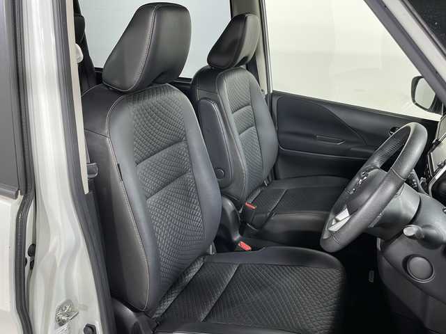 日産 セレナ ハイウェイスターVセレクションⅡ 広島県 2019(平31)年 5.4万km ブリリアントホワイトパール 禁煙車/純正９インチナビ/フリップダウンモニター/アラウンドビューモニター/両側パワースライドドア/エマージェンシーブレーキ/クルーズコントロール/スマートキー/スペアキー/プッシュスタート/純正１６インチアルミホイール/ドライブレコーダー/ETC