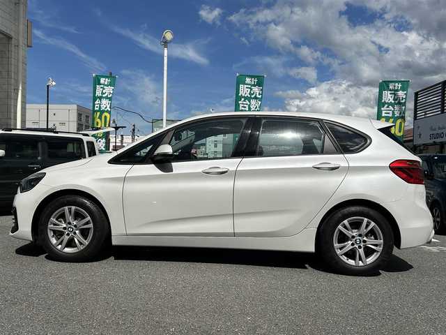 ＢＭＷ ２１８ｄ アクティブツアラー 奈良県 2018(平30)年 0.8万km ミネラルホワイト 純正メーカーナビ/BT/DVD/CD/USB//フルフラットシート/ドライブレコーダー(フロント)/オートライト(LED)/コーナーセンサー/MTモード付AT/保証書・取説付き