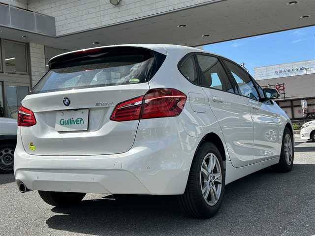 ＢＭＷ ２１８ｄ アクティブツアラー 奈良県 2018(平30)年 0.8万km ミネラルホワイト 純正メーカーナビ/BT/DVD/CD/USB//フルフラットシート/ドライブレコーダー(フロント)/オートライト(LED)/コーナーセンサー/MTモード付AT/保証書・取説付き