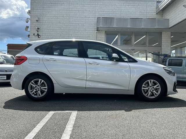 ＢＭＷ ２１８ｄ アクティブツアラー 奈良県 2018(平30)年 0.8万km ミネラルホワイト 純正メーカーナビ/BT/DVD/CD/USB//フルフラットシート/ドライブレコーダー(フロント)/オートライト(LED)/コーナーセンサー/MTモード付AT/保証書・取説付き
