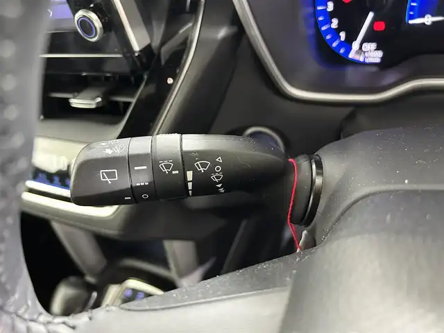 トヨタ カローラ クロス ハイブリッド Z 佐賀県 2021(令3)年 4.9万km アティチュードブラックマイカ 純正9インチディスプレイオーディオ/AM/FM/Bluetooth/Mirrorcast/衝突被害軽減システム/バックカメラ/レーダークルーズコントロール/レーンキープアシスト/クリアランスソナー/ロードサインアシスト/オートライト/オートマチックハイビーム/オートブレーキホールド/電子パーキング/前後ドライブレコーダー/ビルトインETC/パワーバックドア/フロアマット/ハーフレザーシート/運転席・助手席シートヒーター/運転席パワーシート/純正18インチアルミホイール/LEDヘッドライト/フォグライト/スマートキー/スペアキー×1