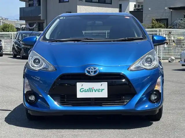 トヨタ アクア G 静岡県 2015(平27)年 2.7万km コバルトブルーメタリック エンジンスタートボタン/パワーステアリング/パワーウィンドウ/取扱説明書/アイドリングストップ/オートエアコン/スペアキー/クルーズコントロール/SDナビ（CD/DVD/BT/フルセグ）/ETC/純正フロアマット/ABS/横滑り防止装置/オートライト/LEDヘッドライト/Wエアバック