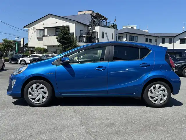 トヨタ アクア G 静岡県 2015(平27)年 2.7万km コバルトブルーメタリック エンジンスタートボタン/パワーステアリング/パワーウィンドウ/取扱説明書/アイドリングストップ/オートエアコン/スペアキー/クルーズコントロール/SDナビ（CD/DVD/BT/フルセグ）/ETC/純正フロアマット/ABS/横滑り防止装置/オートライト/LEDヘッドライト/Wエアバック