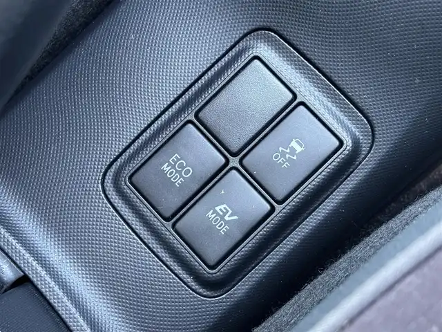 トヨタ アクア G 静岡県 2015(平27)年 2.7万km コバルトブルーメタリック エンジンスタートボタン/パワーステアリング/パワーウィンドウ/取扱説明書/アイドリングストップ/オートエアコン/スペアキー/クルーズコントロール/SDナビ（CD/DVD/BT/フルセグ）/ETC/純正フロアマット/ABS/横滑り防止装置/オートライト/LEDヘッドライト/Wエアバック