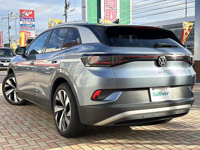 フォルクスワーゲン ＶＷ ＩＤ．４ プロ ローンチエディション 鳥取県 2022(令4)年 4.6万km ガンＭ ディーラー車/ムーンストーングレー（LA7C)/スマートキーx２個/パノラマガラスルーフ/マトリックスLEDライト/ハーフレザーシート/リラクゼーションシート/12チャンネルサウンド/アンビエントライト/置くだけ充電/ドライブレコーダー/アダクティブクルーズ/プリクラッシュセーフティ/インテリジェンスソナー/ブラインドスポット/レーンデパーチャー/全方位カメラ/メーカーナビゲーション/Bluetoothオーディオ/３ゾーンエアコン/全席シートヒーター/ハンドルヒーター/前席メモリ付パワーシート/パワーテールゲート/ETCユニット/充電ケーブル積載/保証書・取説