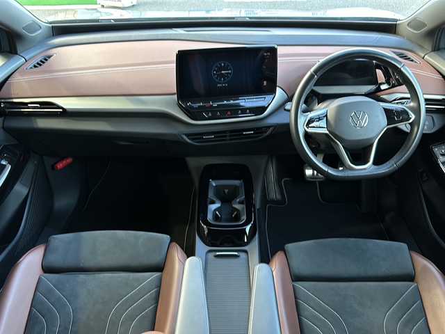フォルクスワーゲン ＶＷ ＩＤ．４ プロ ローンチエディション 鳥取県 2022(令4)年 4.6万km ガンＭ ディーラー車/ムーンストーングレー（LA7C)/スマートキーx２個/パノラマガラスルーフ/マトリックスLEDライト/ハーフレザーシート/リラクゼーションシート/12チャンネルサウンド/アンビエントライト/置くだけ充電/ドライブレコーダー/アダクティブクルーズ/プリクラッシュセーフティ/インテリジェンスソナー/ブラインドスポット/レーンデパーチャー/全方位カメラ/メーカーナビゲーション/Bluetoothオーディオ/３ゾーンエアコン/全席シートヒーター/ハンドルヒーター/前席メモリ付パワーシート/パワーテールゲート/ETCユニット/充電ケーブル積載/保証書・取説
