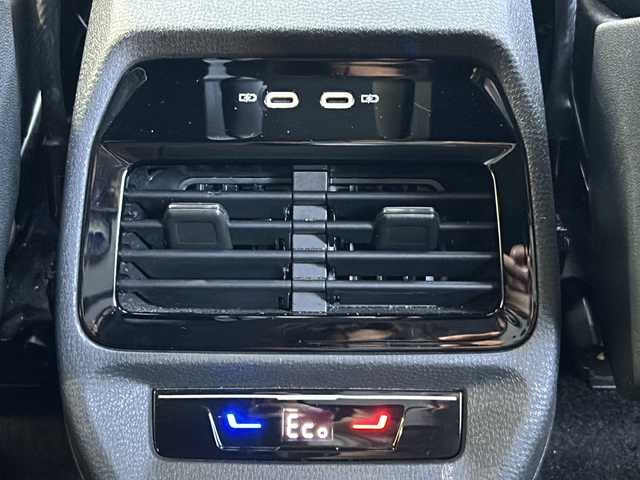 フォルクスワーゲン ＶＷ ＩＤ．４ プロ ローンチエディション 鳥取県 2022(令4)年 4.6万km ガンＭ ディーラー車/ムーンストーングレー（LA7C)/スマートキーx２個/パノラマガラスルーフ/マトリックスLEDライト/ハーフレザーシート/リラクゼーションシート/12チャンネルサウンド/アンビエントライト/置くだけ充電/ドライブレコーダー/アダクティブクルーズ/プリクラッシュセーフティ/インテリジェンスソナー/ブラインドスポット/レーンデパーチャー/全方位カメラ/メーカーナビゲーション/Bluetoothオーディオ/３ゾーンエアコン/全席シートヒーター/ハンドルヒーター/前席メモリ付パワーシート/パワーテールゲート/ETCユニット/充電ケーブル積載/保証書・取説