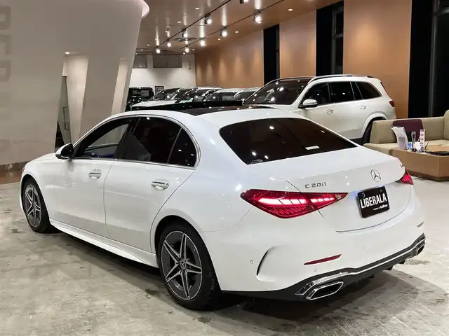 メルセデス・ベンツ Ｍ・ベンツ Ｃ２００ 4マチック AVG AMGライン 道央・札幌 2022(令4)年 2.9万km パール オパリスホワイト/AMGラインパッケージ/　・AMGラインインテリア/　・AMGラインエクステリア/　・スポーツサスペンション/　・スポーツシート/　・18インチAMG５ツインスポークAW/　・ハーフレザーシート/ベーシックパッケージ/　・ヘッドアップディスプレイ/　・MBUXARナビゲーション/パノラミックスライディングルーフ/リアアクスルステアリング/レーダーセーフティパッケージ/360°カメラ/DIGITALライト/アダプティブハイビームアシストプラス/ワイヤレスチャージング/自動開閉トランクリッド