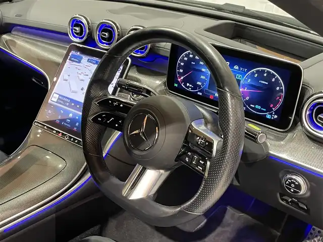 メルセデス・ベンツ Ｍ・ベンツ Ｃ２００ 4マチック AVG AMGライン 道央・札幌 2022(令4)年 2.9万km パール オパリスホワイト/AMGラインパッケージ/　・AMGラインインテリア/　・AMGラインエクステリア/　・スポーツサスペンション/　・スポーツシート/　・18インチAMG５ツインスポークAW/　・ハーフレザーシート/ベーシックパッケージ/　・ヘッドアップディスプレイ/　・MBUXARナビゲーション/パノラミックスライディングルーフ/リアアクスルステアリング/レーダーセーフティパッケージ/360°カメラ/DIGITALライト/アダプティブハイビームアシストプラス/ワイヤレスチャージング/自動開閉トランクリッド