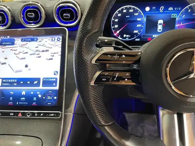 メルセデス・ベンツ Ｍ・ベンツ Ｃ２００ 4マチック AVG AMGライン 道央・札幌 2022(令4)年 2.9万km パール オパリスホワイト/AMGラインパッケージ/　・AMGラインインテリア/　・AMGラインエクステリア/　・スポーツサスペンション/　・スポーツシート/　・18インチAMG５ツインスポークAW/　・ハーフレザーシート/ベーシックパッケージ/　・ヘッドアップディスプレイ/　・MBUXARナビゲーション/パノラミックスライディングルーフ/リアアクスルステアリング/レーダーセーフティパッケージ/360°カメラ/DIGITALライト/アダプティブハイビームアシストプラス/ワイヤレスチャージング/自動開閉トランクリッド