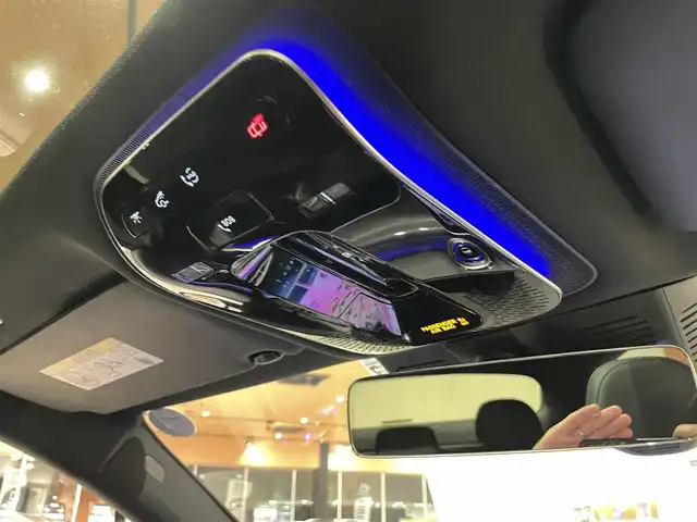 メルセデス・ベンツ Ｍ・ベンツ Ｃ２００ 4マチック AVG AMGライン 道央・札幌 2022(令4)年 2.9万km パール オパリスホワイト/AMGラインパッケージ/　・AMGラインインテリア/　・AMGラインエクステリア/　・スポーツサスペンション/　・スポーツシート/　・18インチAMG５ツインスポークAW/　・ハーフレザーシート/ベーシックパッケージ/　・ヘッドアップディスプレイ/　・MBUXARナビゲーション/パノラミックスライディングルーフ/リアアクスルステアリング/レーダーセーフティパッケージ/360°カメラ/DIGITALライト/アダプティブハイビームアシストプラス/ワイヤレスチャージング/自動開閉トランクリッド