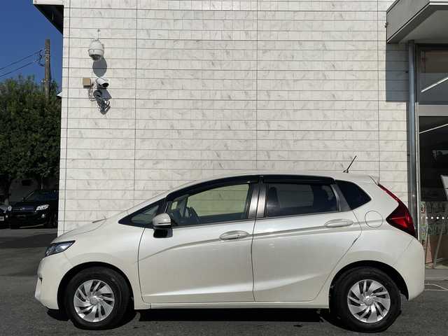 ホンダ フィット 13G Fパッケージ 埼玉県 2017(平29)年 9.1万km プレミアムホワイトパールⅡ ・純正ナビゲーション/・バックカメラ/・ドライブレコーダー/・ETC/・フロアマット/・ドアバイザー/・スマートキー/・スペアキー/・前後タイヤ2022年製（ブリジストン）/・新車保証書/・取扱説明書