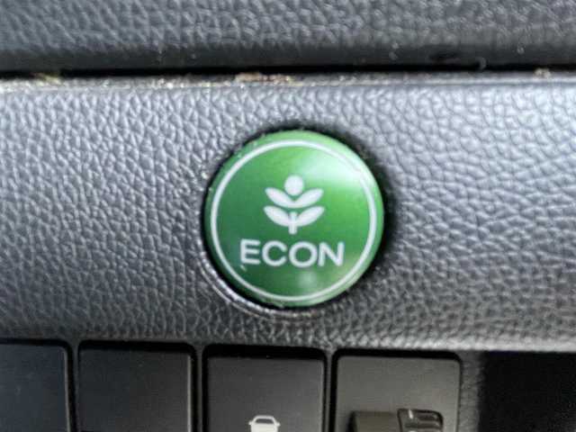 ホンダ フィット 13G Fパッケージ 埼玉県 2017(平29)年 9.1万km プレミアムホワイトパールⅡ ・純正ナビゲーション/・バックカメラ/・ドライブレコーダー/・ETC/・フロアマット/・ドアバイザー/・スマートキー/・スペアキー/・前後タイヤ2022年製（ブリジストン）/・新車保証書/・取扱説明書