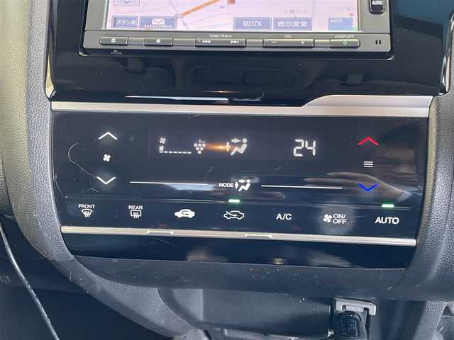 ホンダ フィット 13G Fパッケージ 埼玉県 2017(平29)年 9.1万km プレミアムホワイトパールⅡ ・純正ナビゲーション/・バックカメラ/・ドライブレコーダー/・ETC/・フロアマット/・ドアバイザー/・スマートキー/・スペアキー/・前後タイヤ2022年製（ブリジストン）/・新車保証書/・取扱説明書