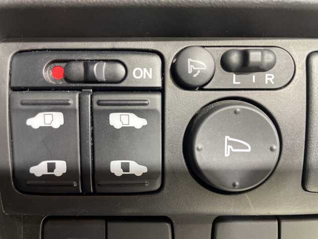 ホンダ フリード G プレミアムエディション 神奈川県 2015(平27)年 4.6万km ホワイトオーキッドパール 両側電動/社外7型ナビ/Bカメラ/ETC/TV/クルーズコントロール/ハーフレザーシート/HIDヘッドライト/オートライト/電動格納ミラー/ウインカーミラー/スペアキー/取扱説明書/スペアキー