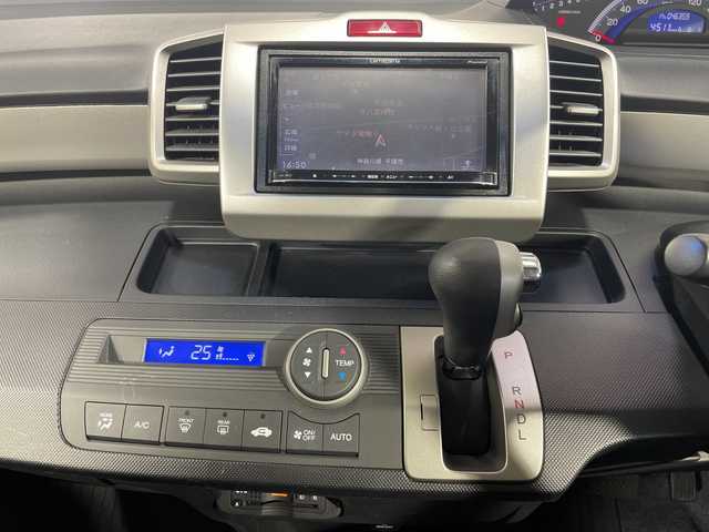 ホンダ フリード G プレミアムエディション 神奈川県 2015(平27)年 4.6万km ホワイトオーキッドパール 両側電動/社外7型ナビ/Bカメラ/ETC/TV/クルーズコントロール/ハーフレザーシート/HIDヘッドライト/オートライト/電動格納ミラー/ウインカーミラー/スペアキー/取扱説明書/スペアキー