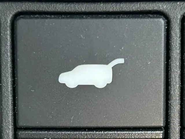 ホンダ ヴェゼル ハイブリッド e:HEV Z 岡山県 2021(令3)年 4.1万km サンドカーキパール 登録時走行距離40180km/純正ナビ/フルセグTV（AM/FM/CD/DVD/Bluetooth）/バックカメラ/ビルトインETC/ドライブレコーダー/パワーバックドア/ホンダセンシング/・ブラインドスポットモニター/・衝突軽減ブレーキ/・アダプティブクルーズコントロール/・クリアランスソナー/・パーキングサポートブレーキ/・標識認識システム/・ヒルディセントコントロール/ハーフレザーシート/D/N席シートヒーター/純正18インチアルミホイール/LEDヘッドライト/スマートキー×2