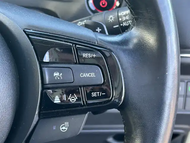 ホンダ ヴェゼル ハイブリッド e:HEV Z 岡山県 2021(令3)年 4.1万km サンドカーキパール 登録時走行距離40180km/純正ナビ/フルセグTV（AM/FM/CD/DVD/Bluetooth）/バックカメラ/ビルトインETC/ドライブレコーダー/パワーバックドア/ホンダセンシング/・ブラインドスポットモニター/・衝突軽減ブレーキ/・アダプティブクルーズコントロール/・クリアランスソナー/・パーキングサポートブレーキ/・標識認識システム/・ヒルディセントコントロール/ハーフレザーシート/D/N席シートヒーター/純正18インチアルミホイール/LEDヘッドライト/スマートキー×2