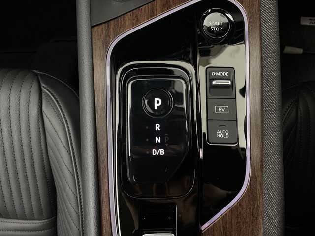 日産 オーラ G レザーエディション 新潟県 2024(令6)年 0.7万km ミッドナイトブラック/サンライズカッパー エマージェンシーブレーキ/スマートルームミラー/ワイヤレス充電/純正ナビ/フルセグTV/Bluetooth/アラウンドビューモニター/プロパイロット/LEDオートライト/オートハイビーム/シートヒーター/ステアリングヒーター/純正17インチアルミホイール/ステアリングリモコン/電格ミラー/ウィンカーミラー/スマートキー/ビルトインETC2.0